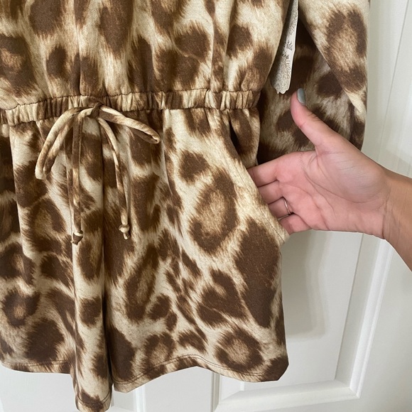 Cheetah romper - Picture 1 of 3